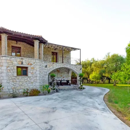 Villa Rouveli With Private Garden And Barbeque