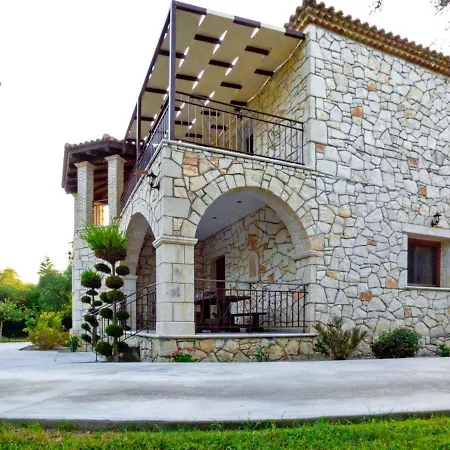 Rouveli With Private Garden And Barbeque *